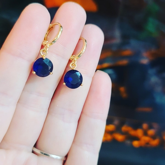 Dark Blue Crystal Gold plated earrings ✨ - Picture 4 of 4
